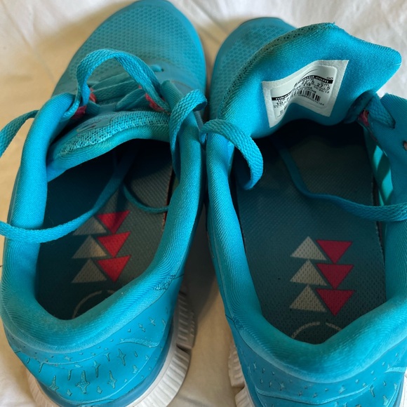 Excellent Condition 🌸 Nike N7, Size 10 in Turquoise and white - Picture 10 of 12